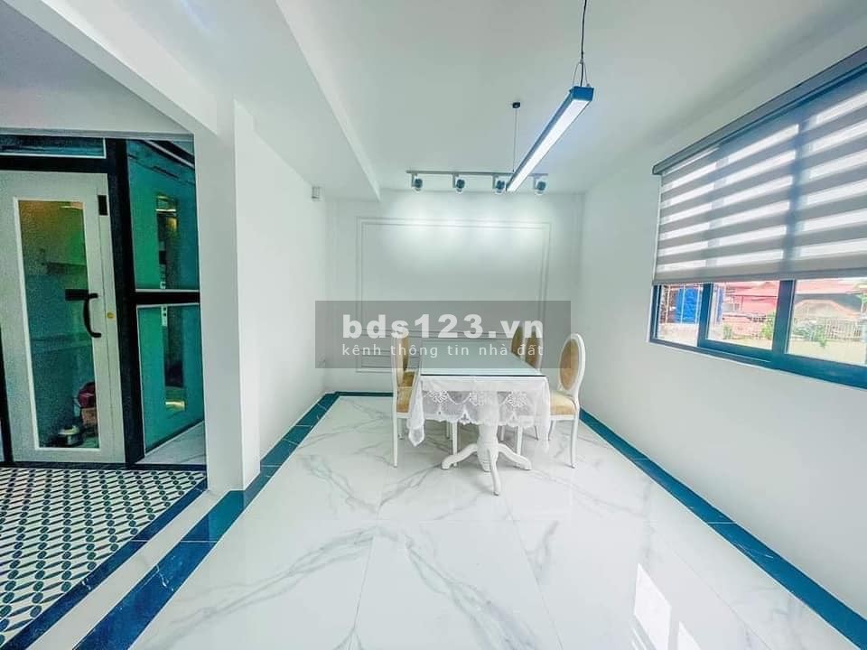 Lô góc Cầu Giấy giá nhỉnh 4 tỷ, 6 tầng gần phố thiết kế vô cùng hiện đại cực kỳ hiếm