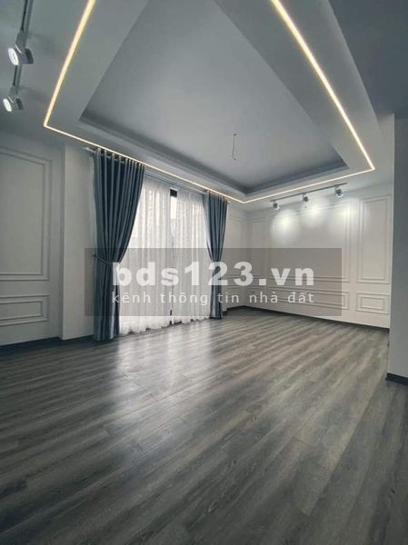 Lô góc Cầu Giấy giá nhỉnh 4 tỷ, 6 tầng gần phố thiết kế vô cùng hiện đại cực kỳ hiếm