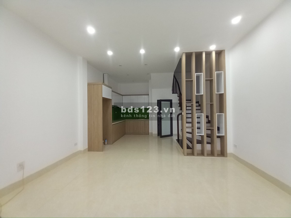 Bán nhà mới xây phố Thuỵ Khuê - trung tâm quận Tây Hồ - DT 40m² x 5 tầng giá 5,8 tỷ đồng