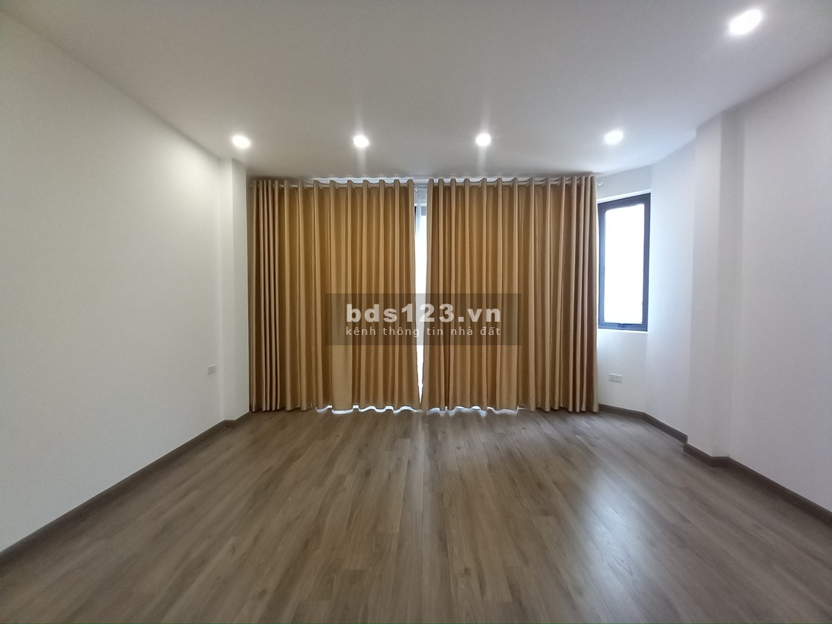 Bán nhà mới xây phố Thuỵ Khuê - trung tâm quận Tây Hồ - DT 40m² x 5 tầng giá 5,8 tỷ đồng
