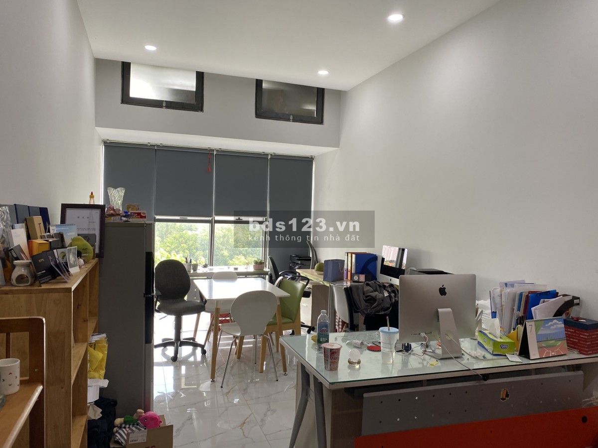 Văn phòng duy nhất giá tốt còn sót lại cần cho thuê gấp tại The Sun Avenue