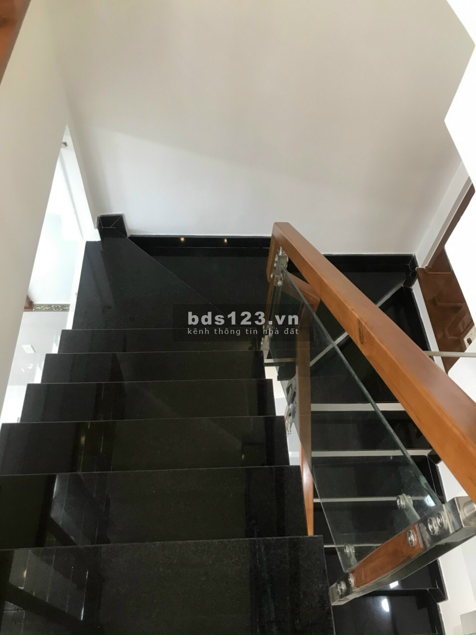 Mặt tiền kinh doanh 5 tầng Phan Huy Ích, cạnh C/c Phúc Yên 2 giá chỉ 7.5 tỷ