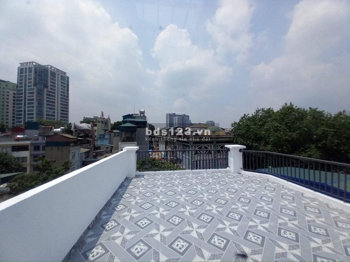 Bán nhà mới xây phố Thuỵ Khuê - trung tâm quận Tây Hồ - DT 40m² x 5 tầng giá 5,8 tỷ đồng