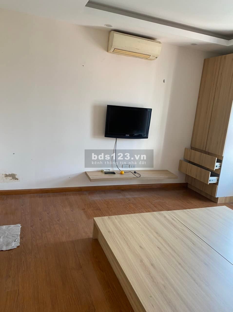 Bán căn hộ tầng 9 toà nhà 259 Yên Hoà Cầu Giấy diện tích 70m2 giá 3 tỷ