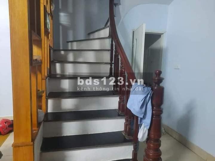 Bán nhà Hoàng Mai 31m x 5 tầng, mặt tiền 4.7m, giá 3.75 tỷ.LH em Lan 0975258510