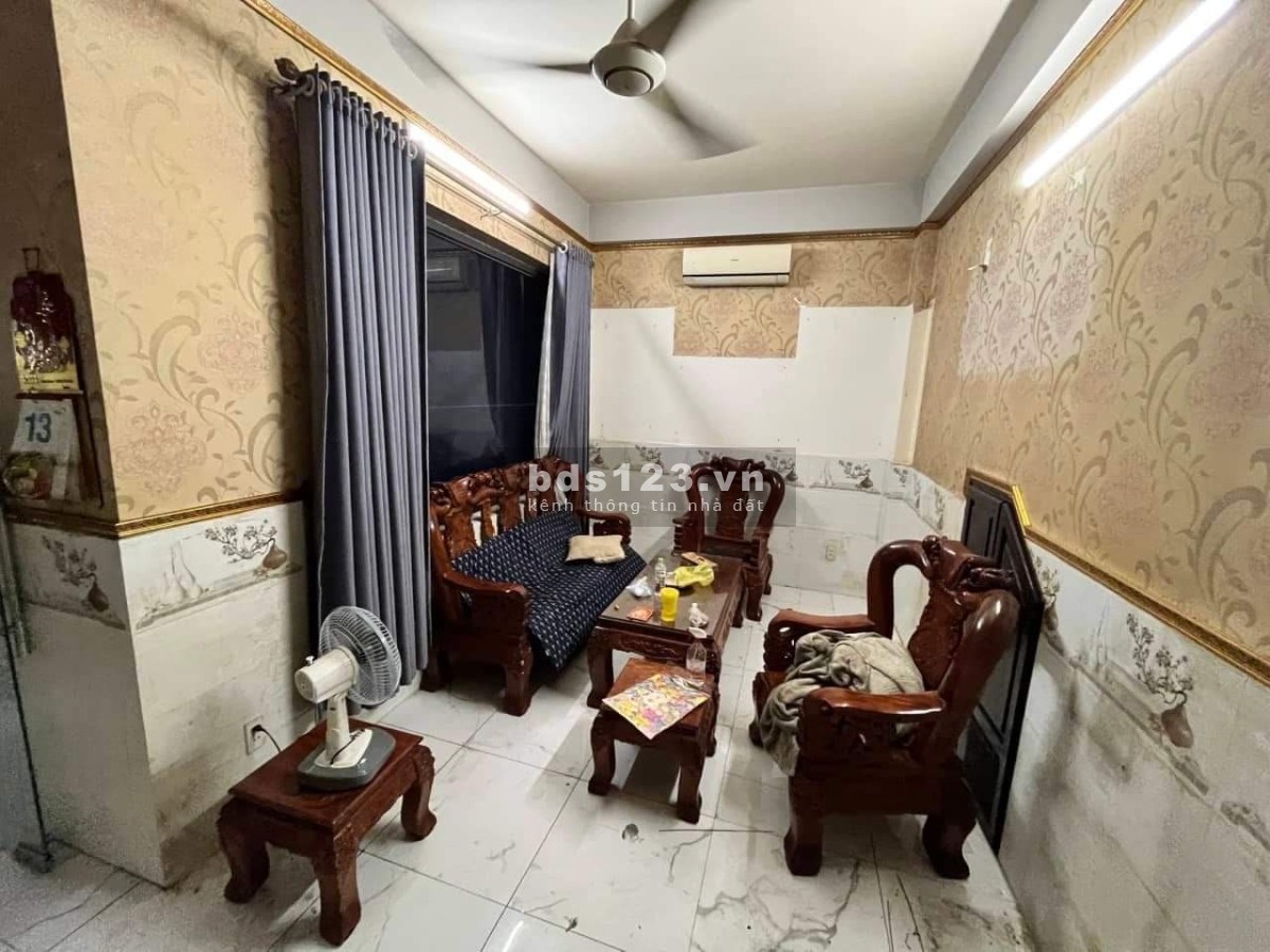 Cho thuê khách sạn/ Nhà hàng 17 phòng mặt tiền khu Tên Lửa đã có sẵn nội thất