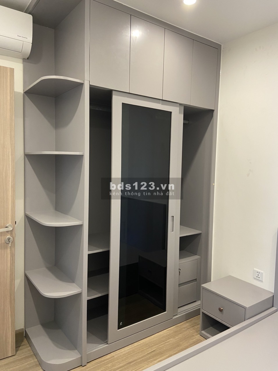 Bán căn hộ 2PN phân khu Rainbow S503 nhà mới 100% có sẵn bếp xịn mịn. Có thể cho thuê ngay.