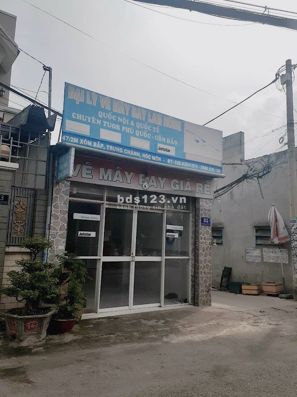 Cần bán gấp căn nhà đang cho thuê 3,5tr tháng, 53m2 giá 1 tỷ 350 ở Trung Chánh Hóc Môn SHR