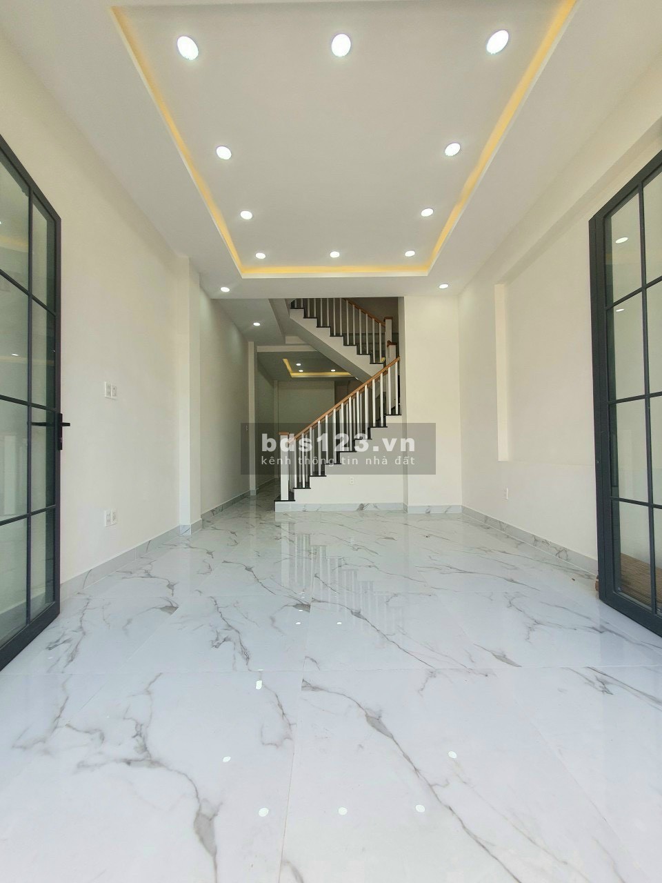 Bán nhà phố Thủ Đức, gần Quốc Lộ 13 LH 0902956997