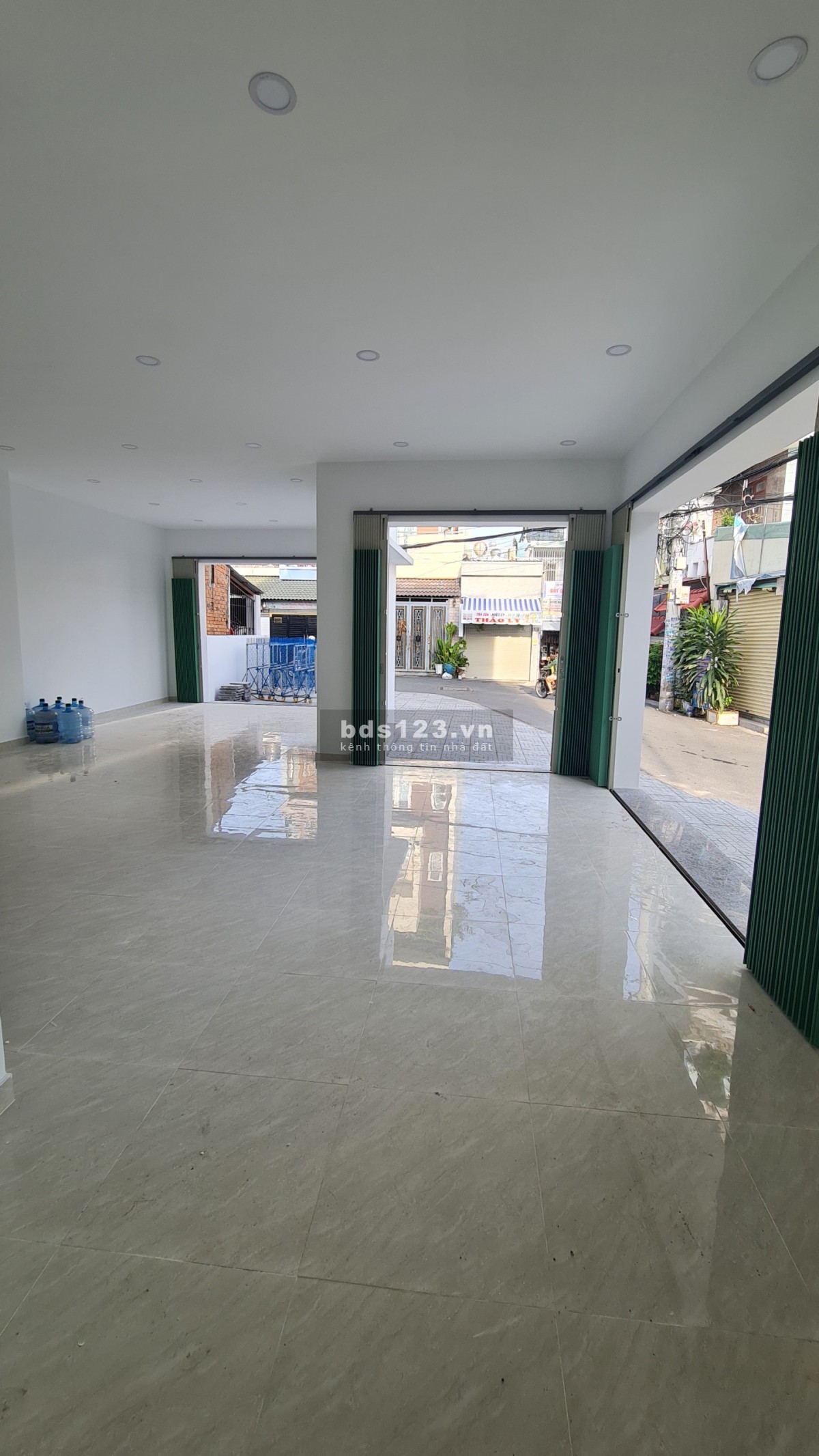 [Urgent] Chính chủ cho thuê mặt bằng kinh doanh tầng trệt mới 100% - 02 mặt tiền đường DHT 42