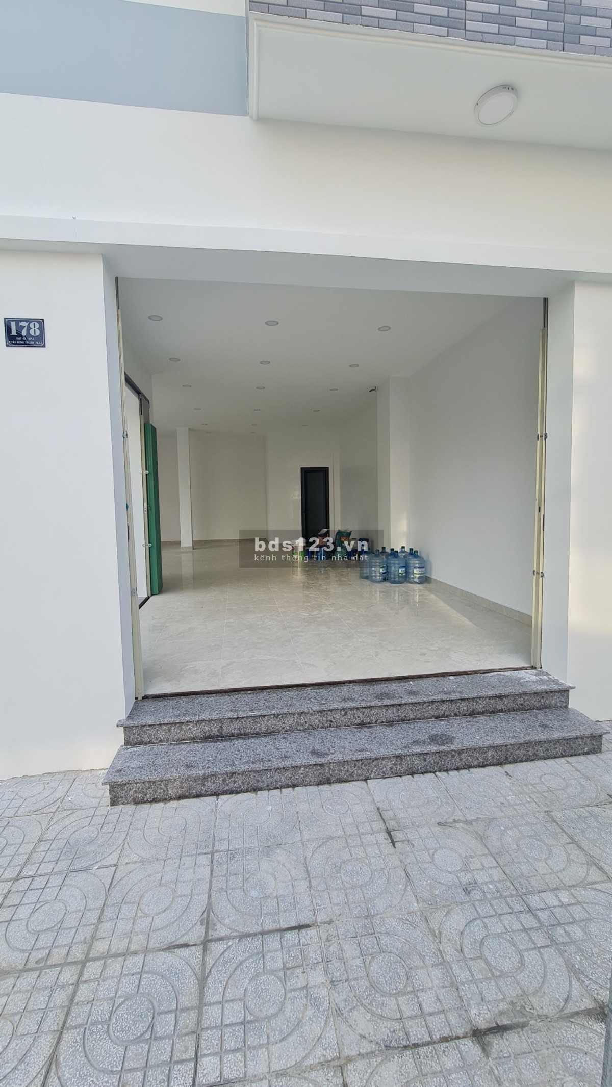 [Urgent] Chính chủ cho thuê mặt bằng kinh doanh tầng trệt mới 100% - 02 mặt tiền đường DHT 42