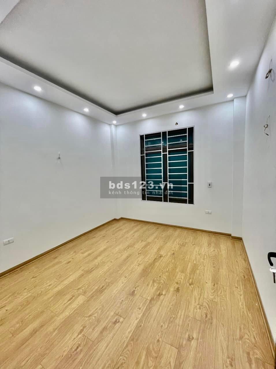 Bán nhanh nhà Nguyễn Khang lô góc kinh doanh đỉnh dtsd 45m2, giá hơn 6 tỷ