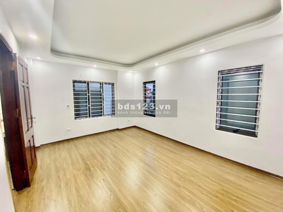 Bán nhanh nhà Nguyễn Khang lô góc kinh doanh đỉnh dtsd 45m2, giá hơn 6 tỷ