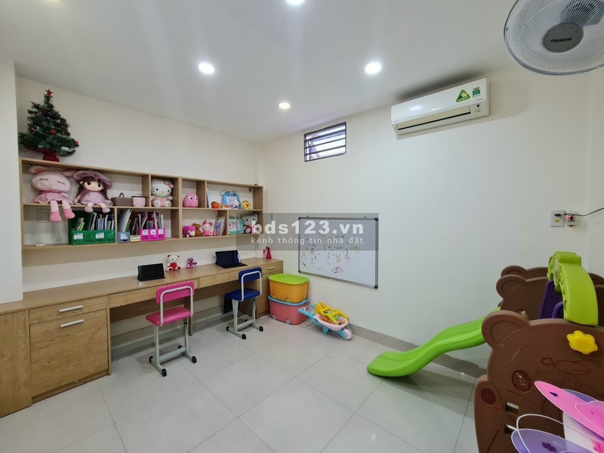 Bán nhà riêng Tân Hương diện tích 64m² x 3 tầng FULL nội thất giá 5,7 tỷ đồng LHCC