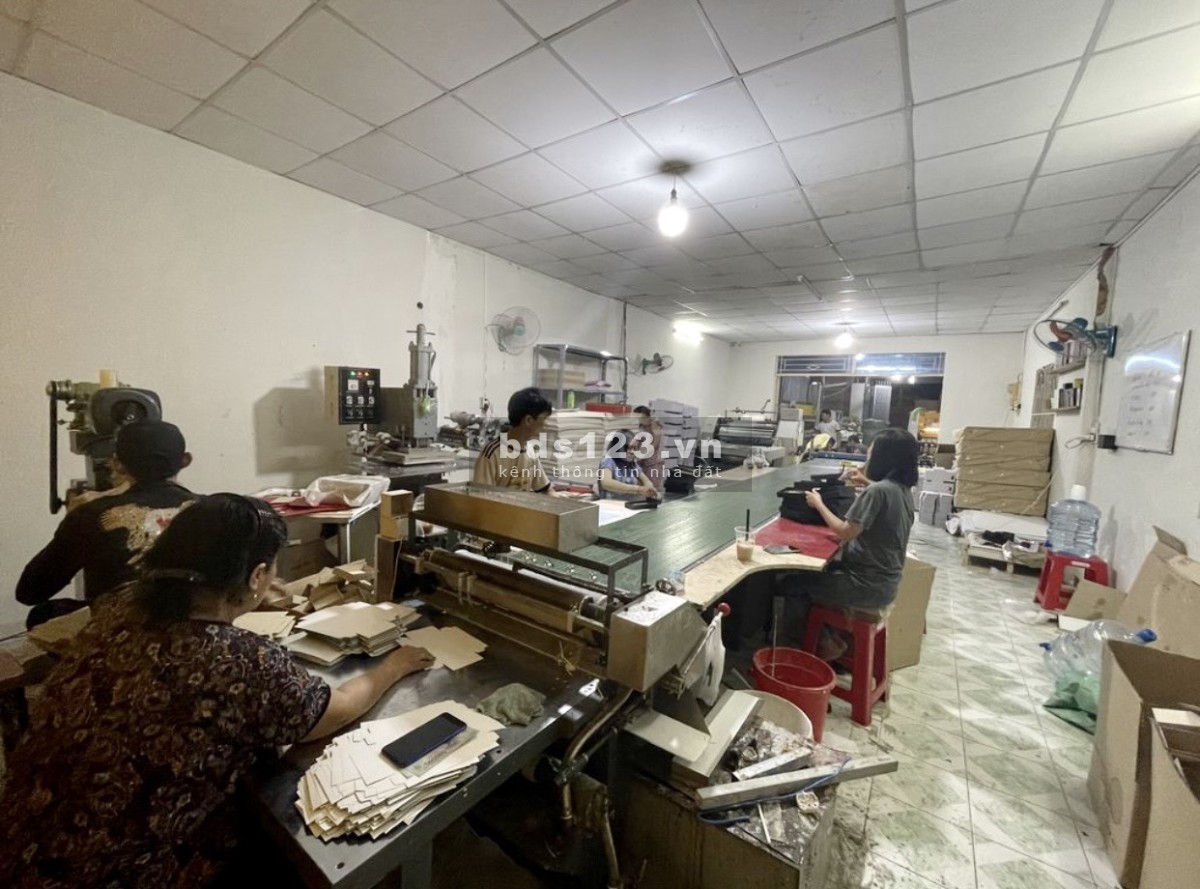 Cho thuê kho xưởng 150m2 đường 32 P. Bình Trưng Đông Quận 2 lh 0931239997