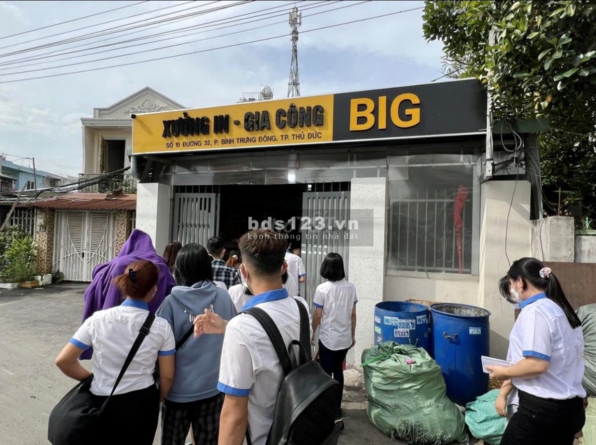 Cho thuê kho xưởng 150m2 đường 32 P. Bình Trưng Đông Quận 2 lh 0931239997