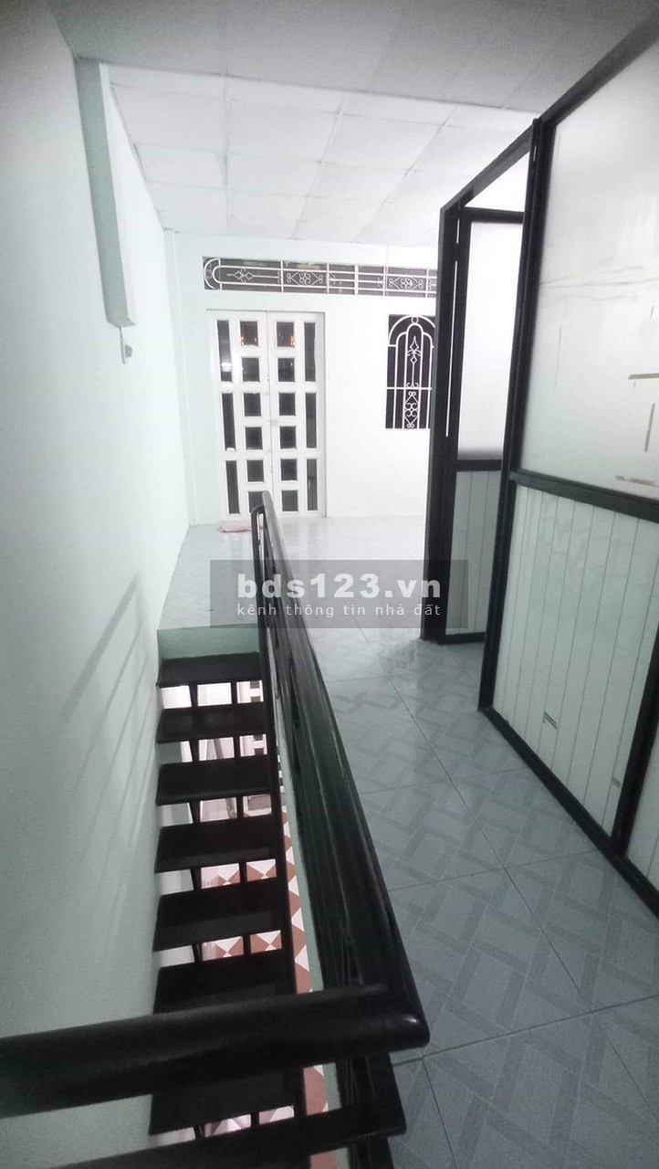 Nhà giá rẻ Tân Phú Hẻm 6M diện tích sử dụng 40M2 giá chỉ 3.1 tỷ