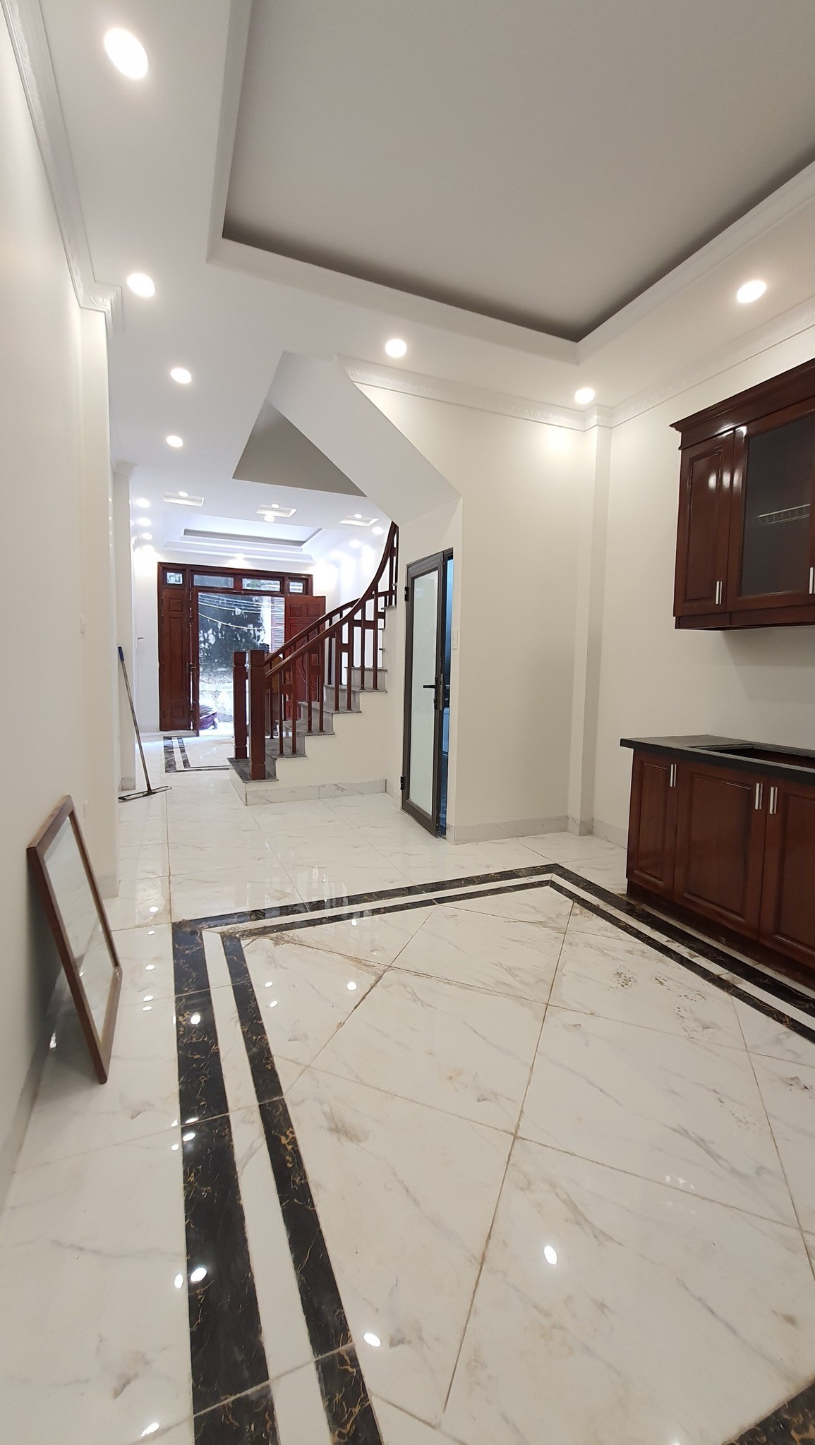 Bán nhà ngõ 318 Ngọc Trì, nhà mới tinh, hiếm có khó tìm đúc 5 tầng kiên cố