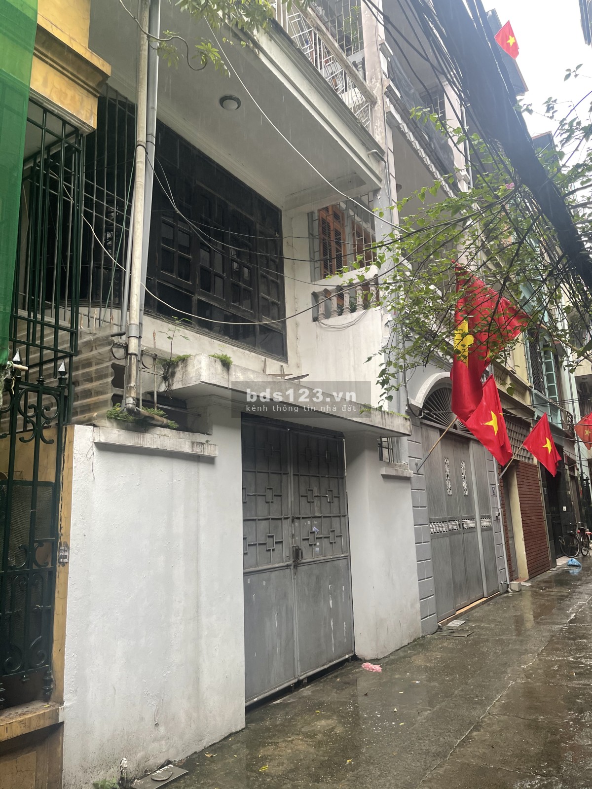 Bán nhà 3 tầng mặt đất ngõ 17 Vũ Phạm Hàm liên hệ 0963596669