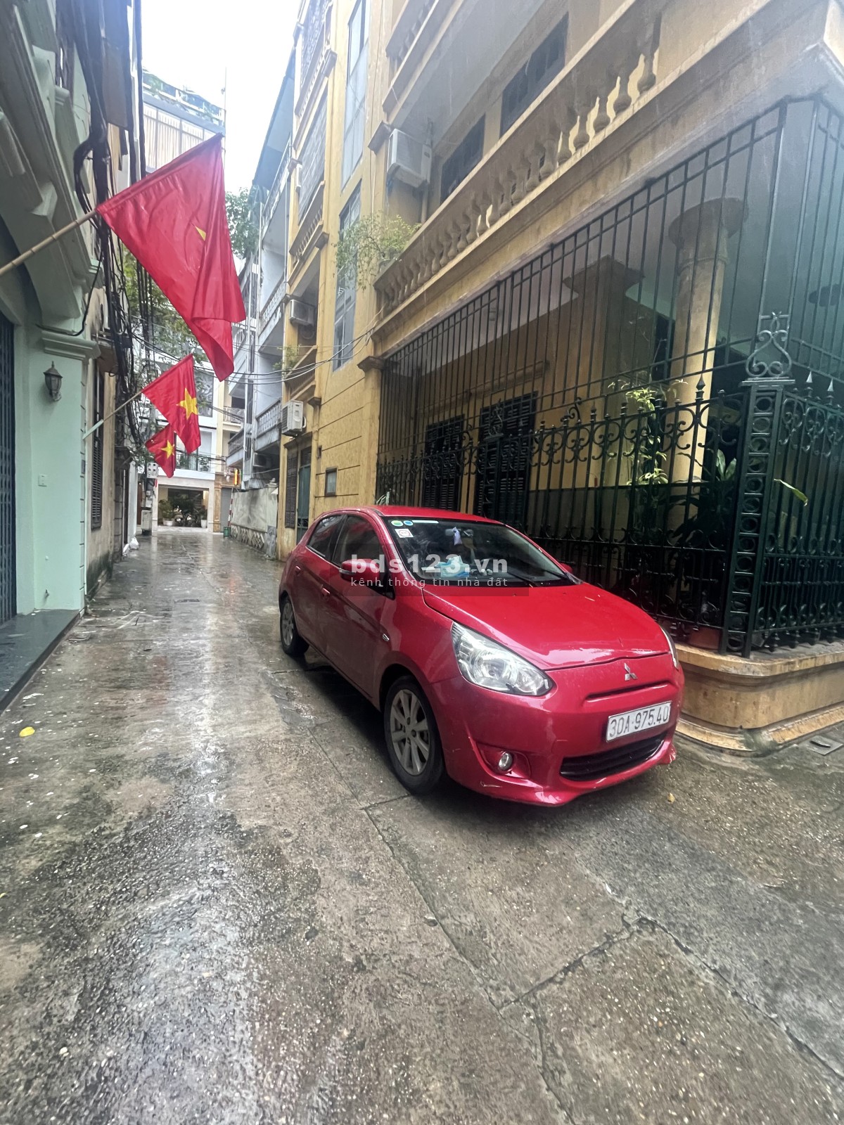 Bán nhà 3 tầng mặt đất ngõ 17 Vũ Phạm Hàm liên hệ 0963596669