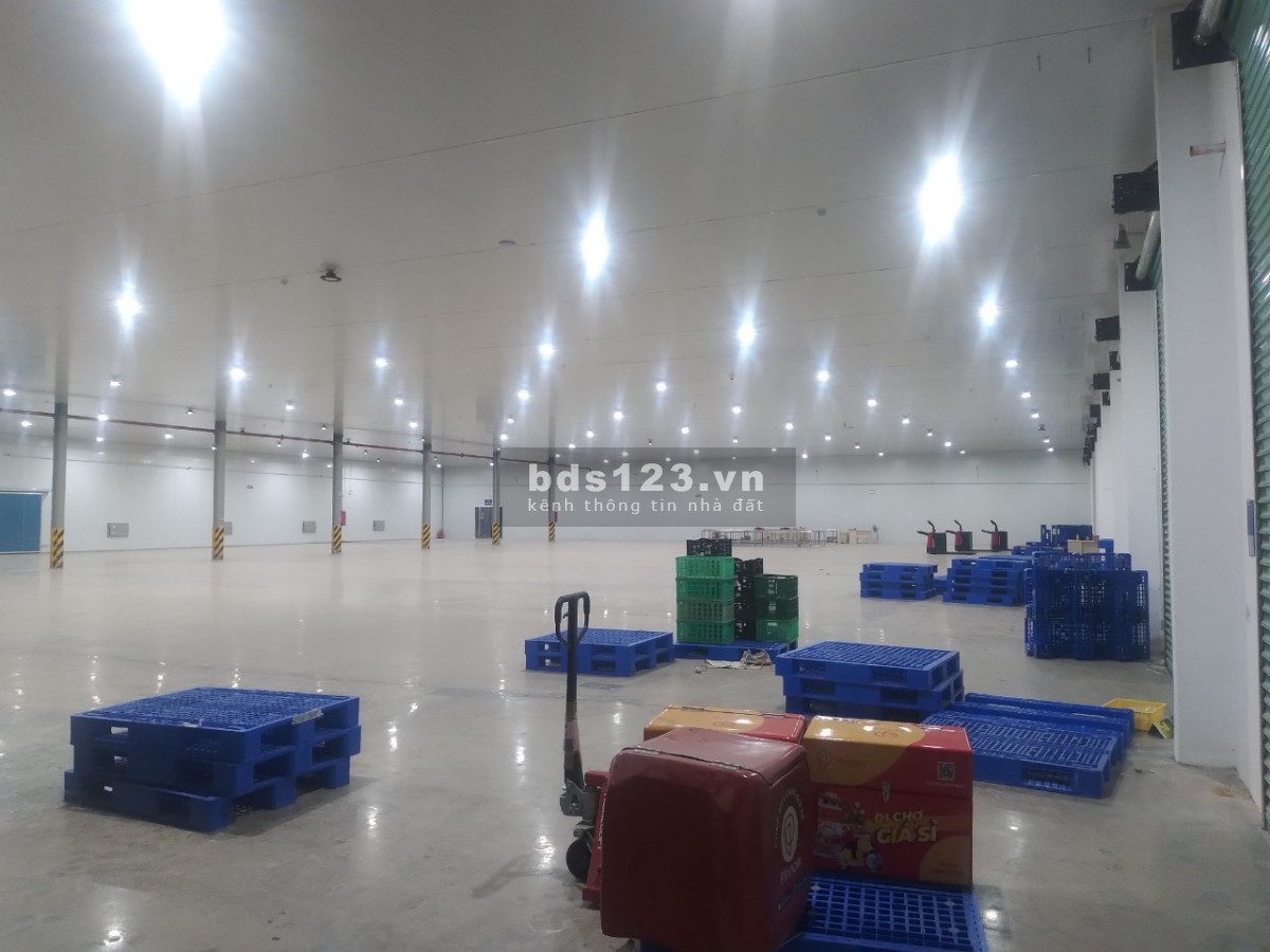 Cho thuê kho lạnh dtsd 18.256m2 Nguyễn Ảnh Thủ, Hiệp Thành, Quận 12 gần KCN Tân Thới Hiệp
