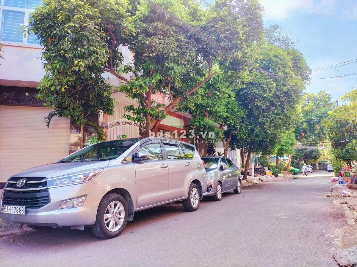 Bán nhà đường Điện Biên Phủ sát Landmark 81, dt 33m2, 4 tầng, chỉ 4,5 tỷ cam kết không đăng nhà ảo