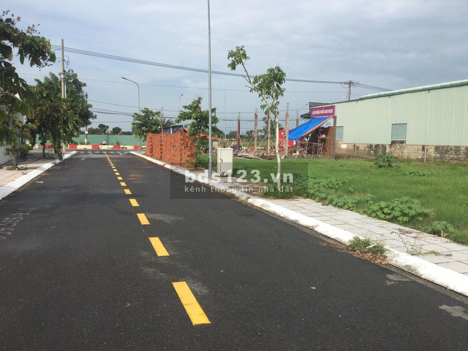 Bán gấp nền ngay Tỉnh Lộ 44A, thị trấn Long Điền, giá 1,9 tỷ, dtsd 102m2