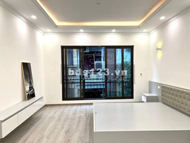 Bán nhà ô tô đỗ cửa Kim Đồng, Hoàng Mai 48m x 7 tầng, mặt tiền 4.5m, giá 11 tỷ.