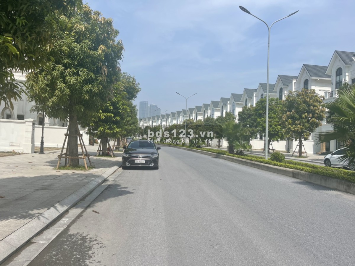 Cần tiền bán gấp biệt thự song lập HA2, 150m2, mặt đường rộng 30m, khu vực KD sầm uất, giá chỉ 26 tỷ