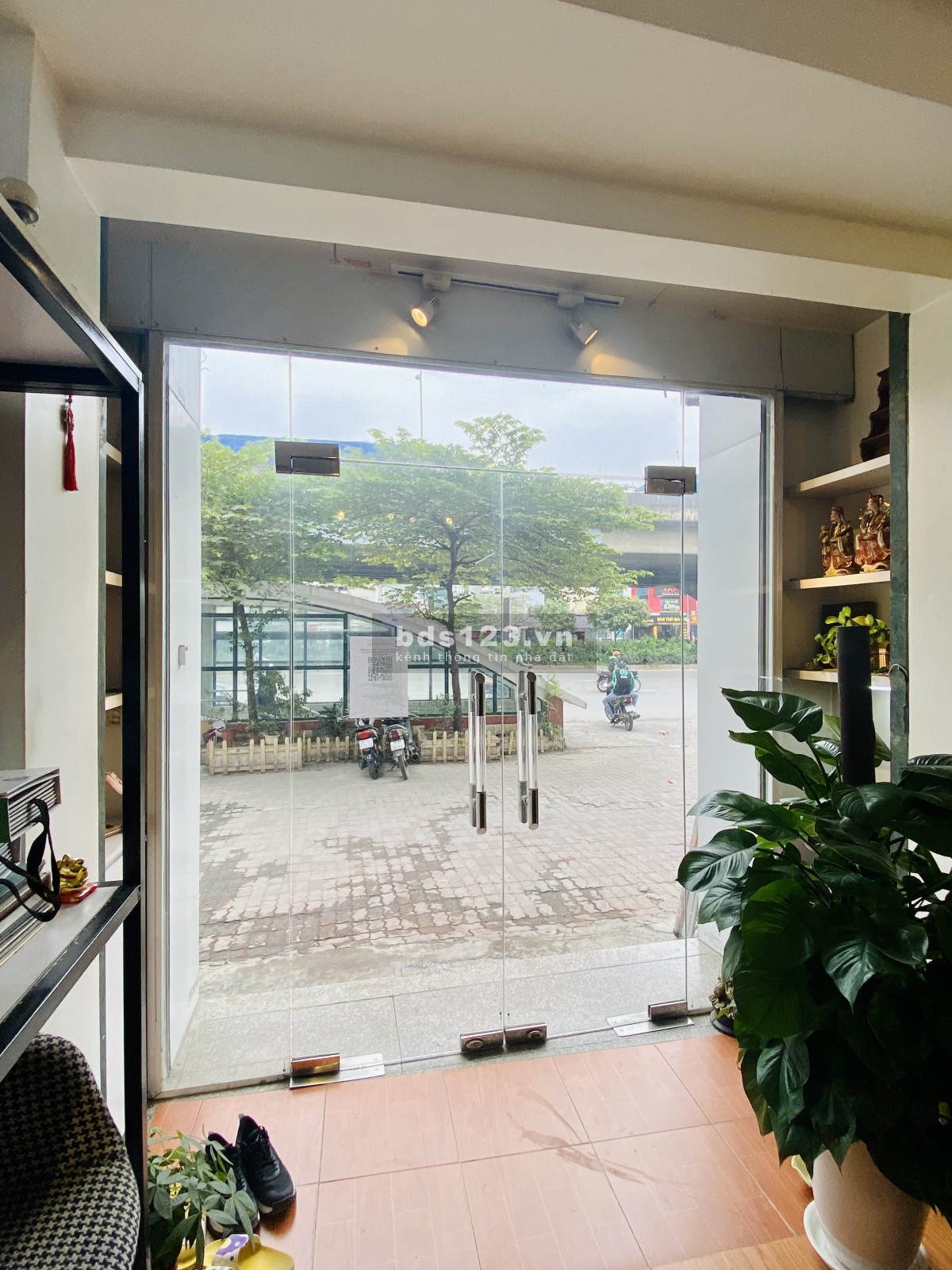 Bán nhà mặt đường Nguyễn Xiển, giá tốt đầu tư, liên hệ chủ nhà 0983931279