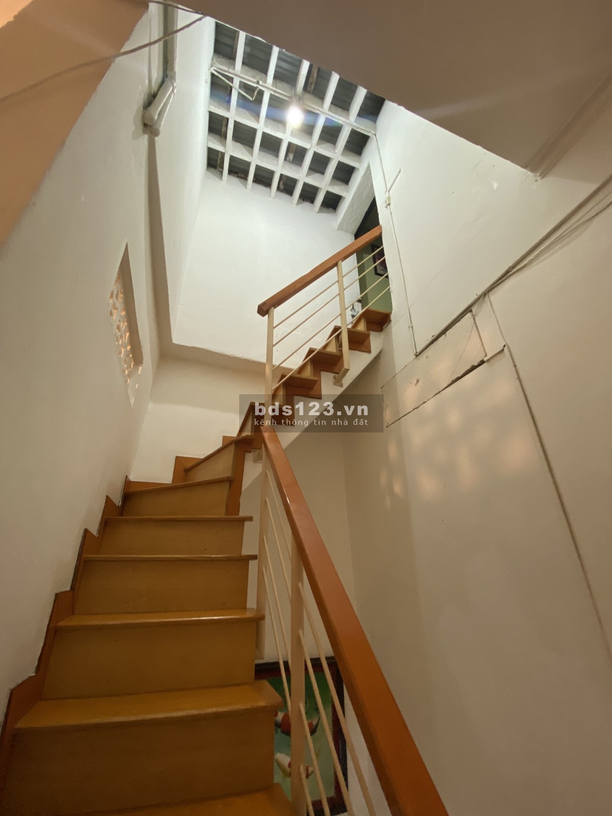 Bán nhà mặt đường Nguyễn Xiển, giá tốt đầu tư, liên hệ chủ nhà 0983931279