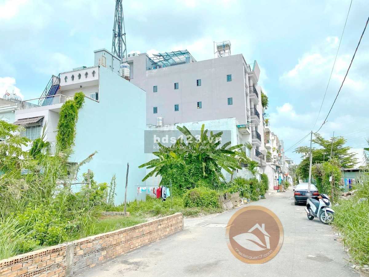 Bán lô góc vị trí tuyệt đẹp đường nhựa 6m, cạnh khu Savimex Quận 7