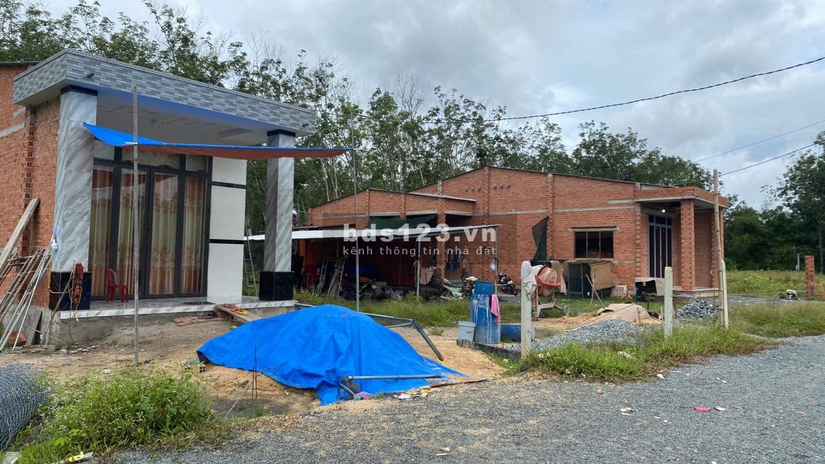 Còn duy nhất 1 lô ngay sát HỒ DẦU TIẾNG khu dân cư đông đúc giá tốt