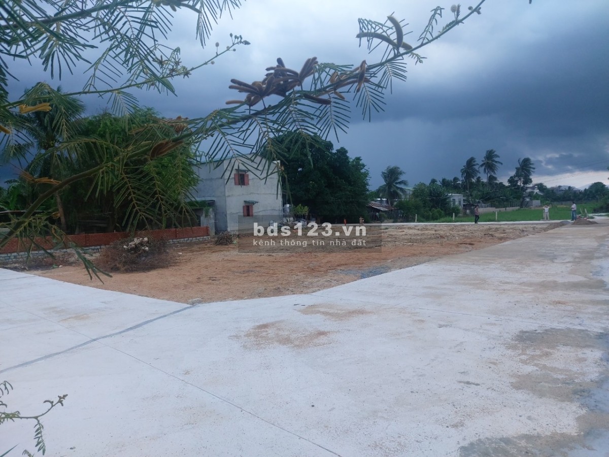 Có lô đất đẹp cần chuyển nhượng quyền sử dụng đất, giá đầu tư sinh lời
