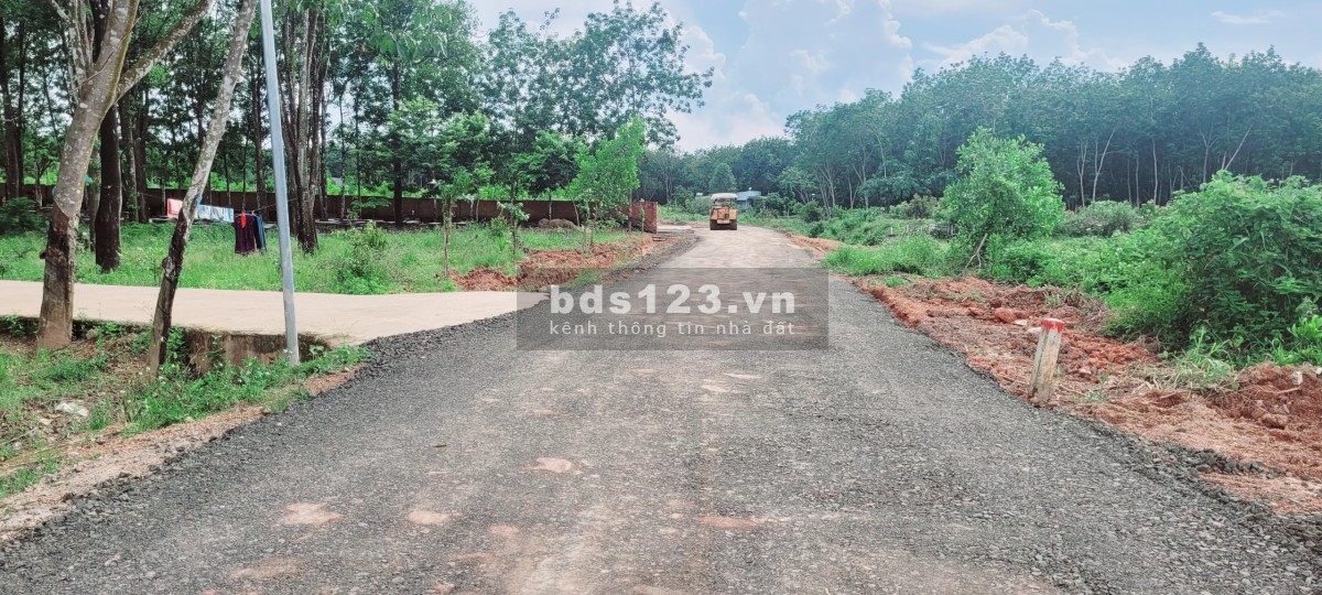 Kẹt tiền chú tôi cần nhượng lại 2 lô đất ngay DT741 vào sổ hồng riêng