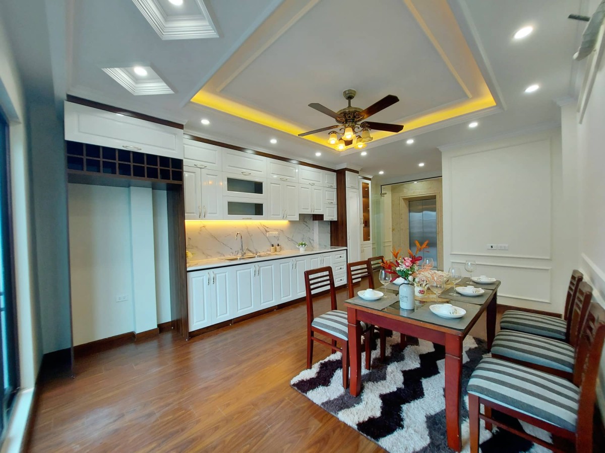 Siêu phẩm mặt phố Đông Quan, Quan Hoa Cầu Giấy, gara ô tô thang máy xịn, full nội thất