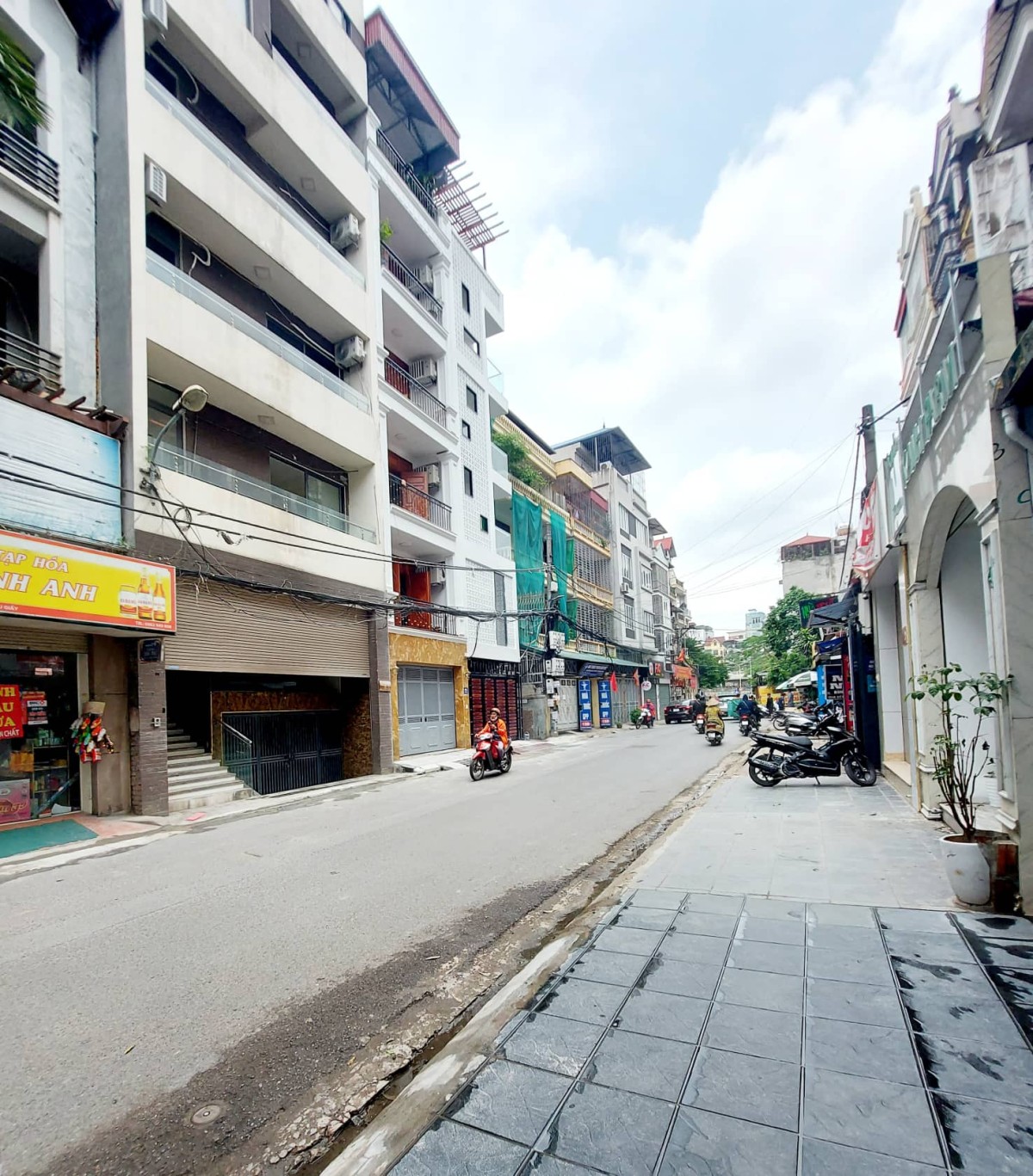 Siêu phẩm mặt phố Đông Quan, Quan Hoa Cầu Giấy, gara ô tô thang máy xịn, full nội thất