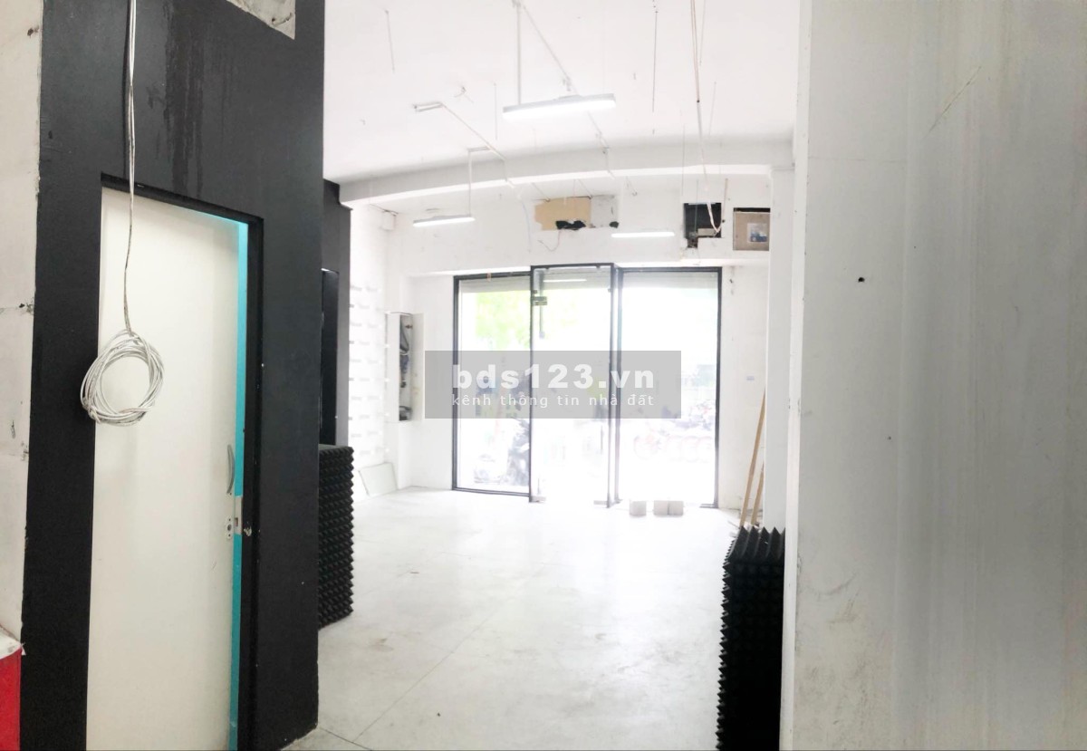 Cho thuê mặt bằng mặt tiền Quận 1, ngay tầng trệt tiện kinh doanh khu dân cư