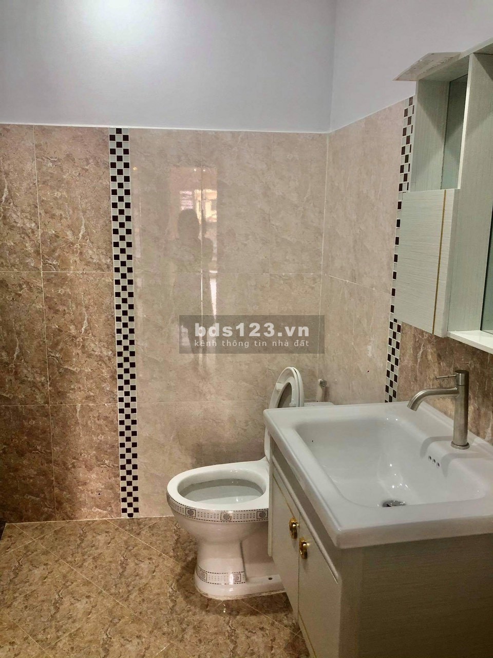 Bán nhà 3 lầu hẻm 6m Nguyễn Thượng Hiền P6 Bình Thạnh