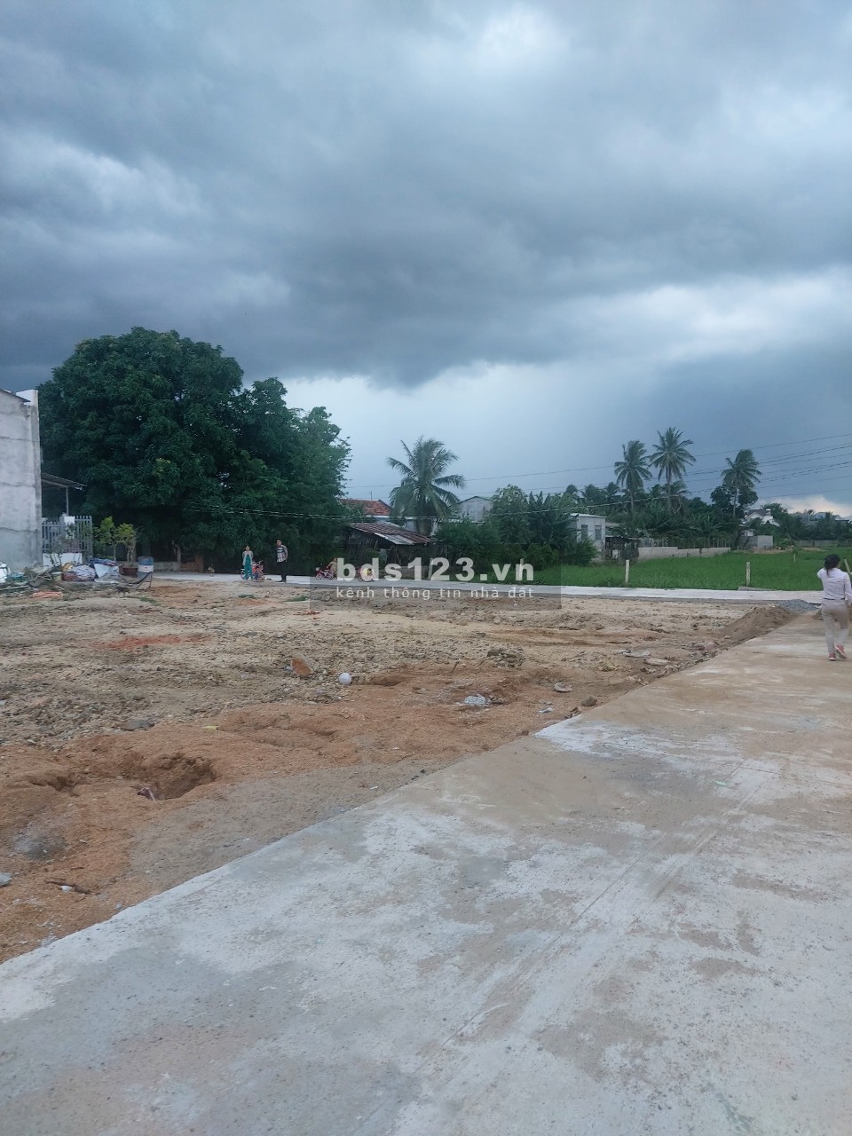 Có lô đất đẹp cần chuyển nhượng quyền sử dụng đất, giá đầu tư sinh lời