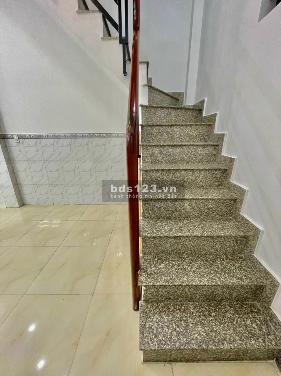 Cho thuê nhà 1 trệt 2 lầu nhà mới chính chủ khu dân cư liên hệ 0936655020