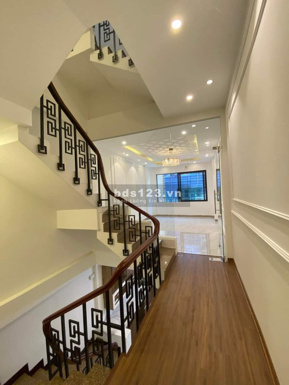 Bán Nhà Phố Trần Duy Hưng 40m2 5T MT4.5 KD giá 7.5 tỷ