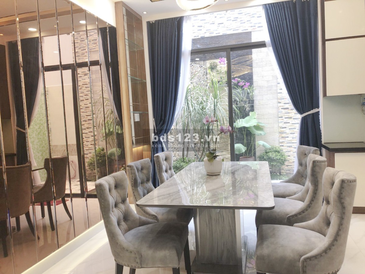 Bán biệt thự sang trọng ngay đường 15B nối dài phường Phú Mỹ, quận 7