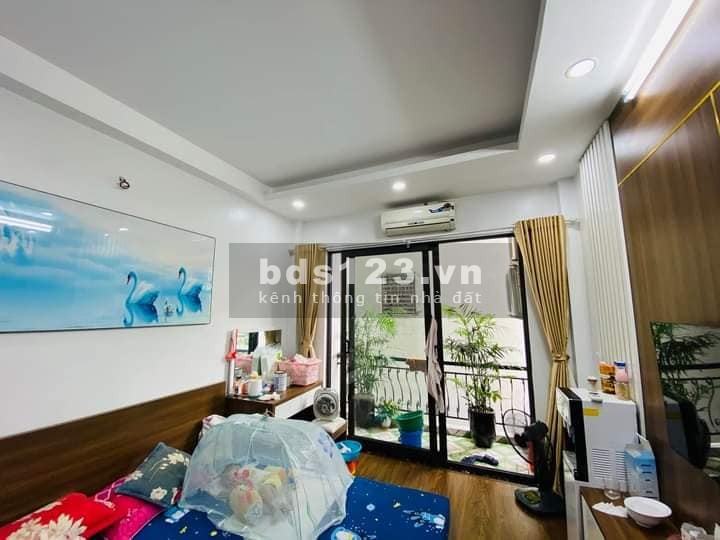 Bán nhà Kim Đồng, Hoàng Mai 54m x 5 tầng, mặt tiền 3.4m, giá 8.9 tỷ.