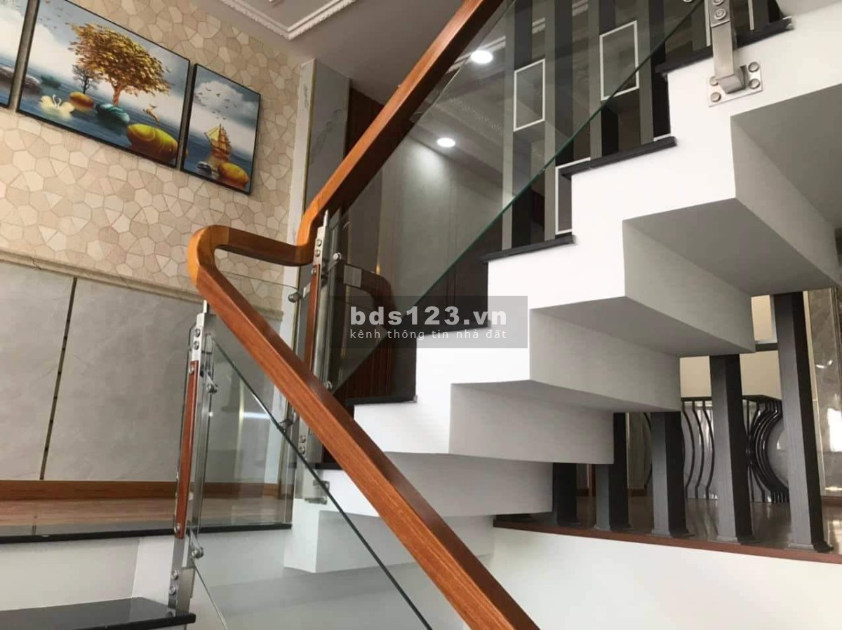 Nhà 5 tầng Phan Văn Hớn hẻm thông tứ tung xe hơi ngủ trong nhà nhỉnh 7 tỷ
