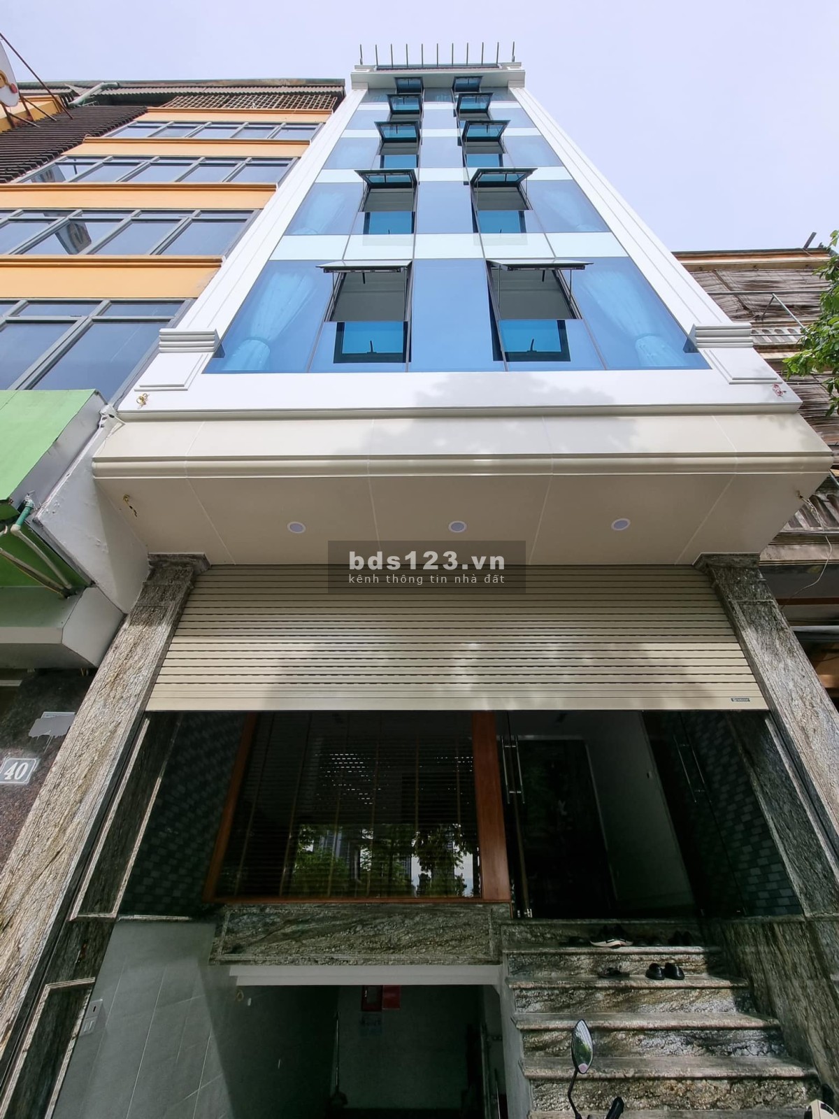 Toà nhà Văn phòng Mặt phố khu vực Cầu Giấy, DT55m2x 6 tầng, MT5,1m thang máy, vỉa hè rộng, giá 20 tỷ