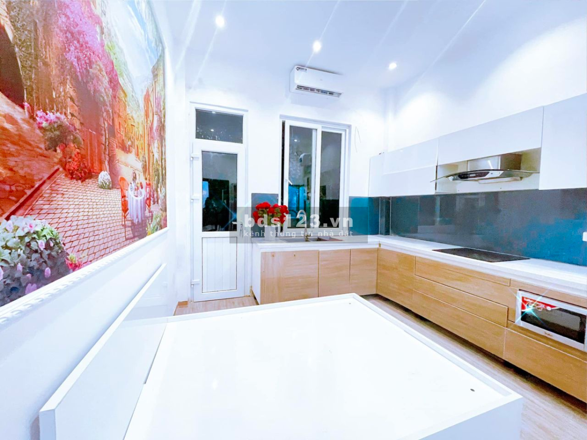 Bán CCMN đẹp vị trí vàng phố Đường Láng, quận Đống Đa 48m2×5 tầng chỉ 6.69 tỷ
