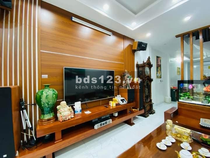 Bán nhà Kim Đồng, Hoàng Mai 54m x 5 tầng, mặt tiền 3.4m, giá 8.9 tỷ.