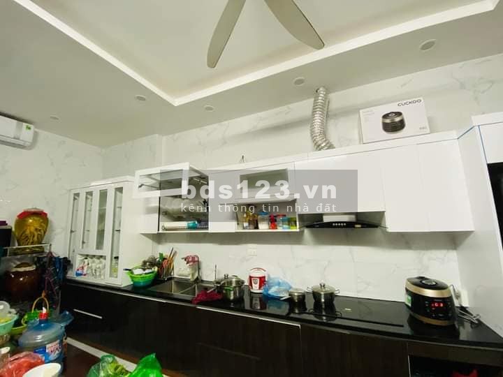 Bán nhà Kim Đồng, Hoàng Mai 54m x 5 tầng, mặt tiền 3.4m, giá 8.9 tỷ.