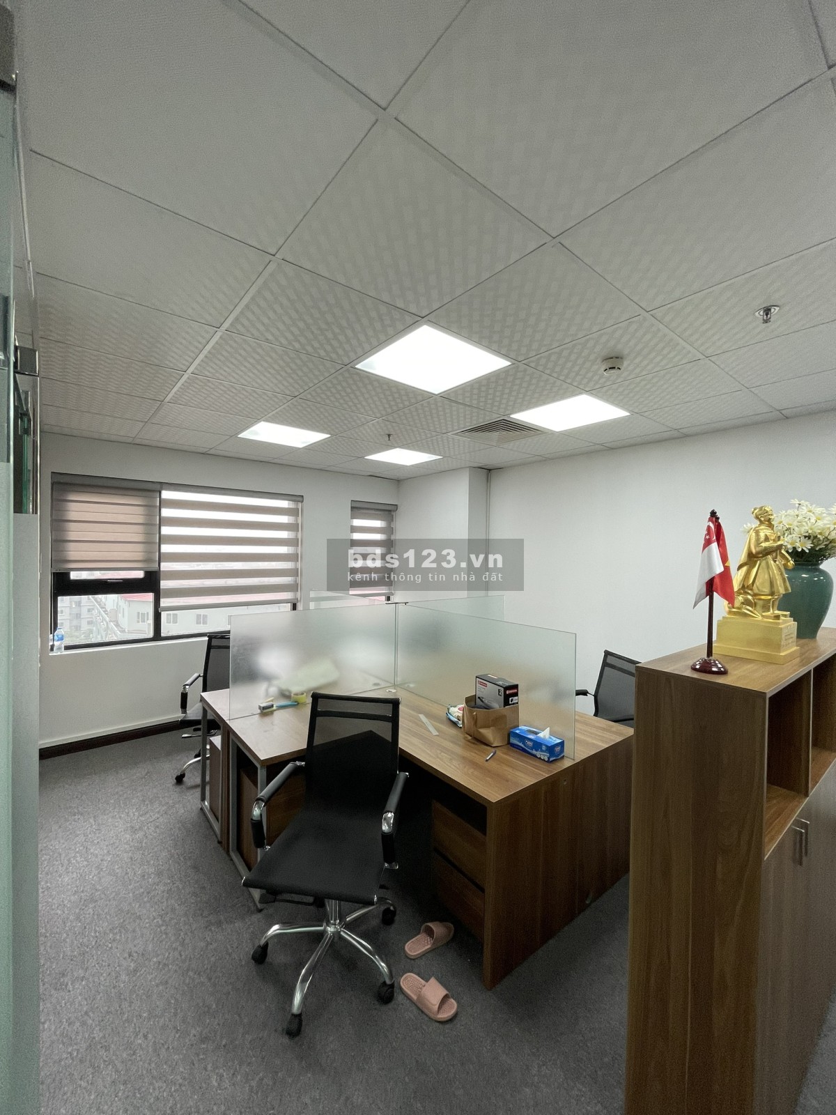 Cho thuê Văn phòng diện tích 62m2, đầy đủ nội thất và tiện nghi, lh 0913977819